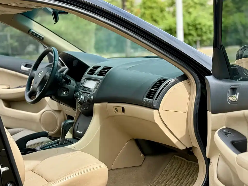 Honda Accord — миниатюра 14