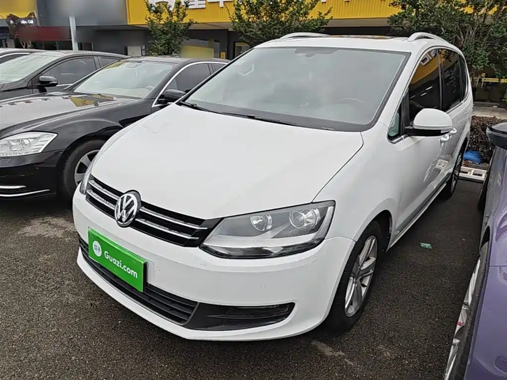 Volkswagen Sharan 2017 380TSI Comfort Enjoy Type 6 seats