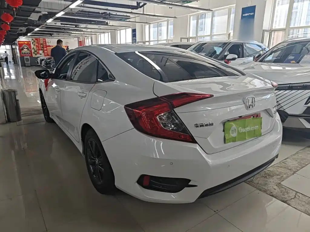 Honda Civic — миниатюра 5