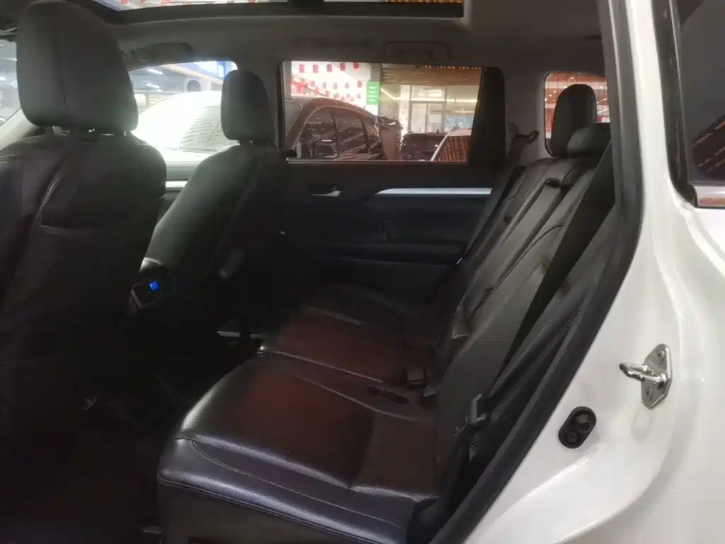 Toyota Highlander — миниатюра 17
