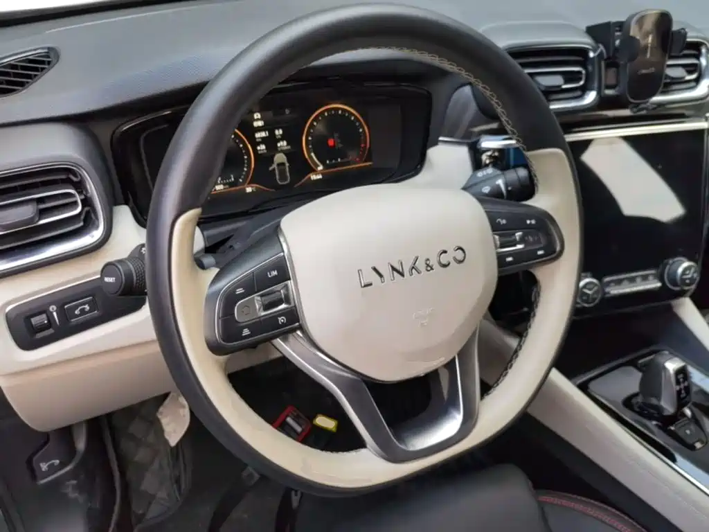 Lynk & Co 02 — миниатюра 11