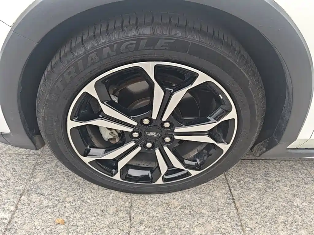 Ford Focus Active — миниатюра 23