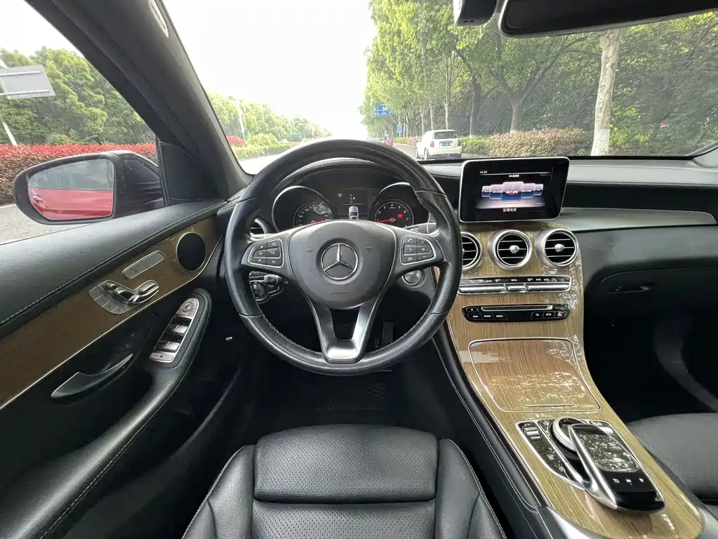 Mercedes-Benz GLC 2019 GLC 260 4MATIC SUV