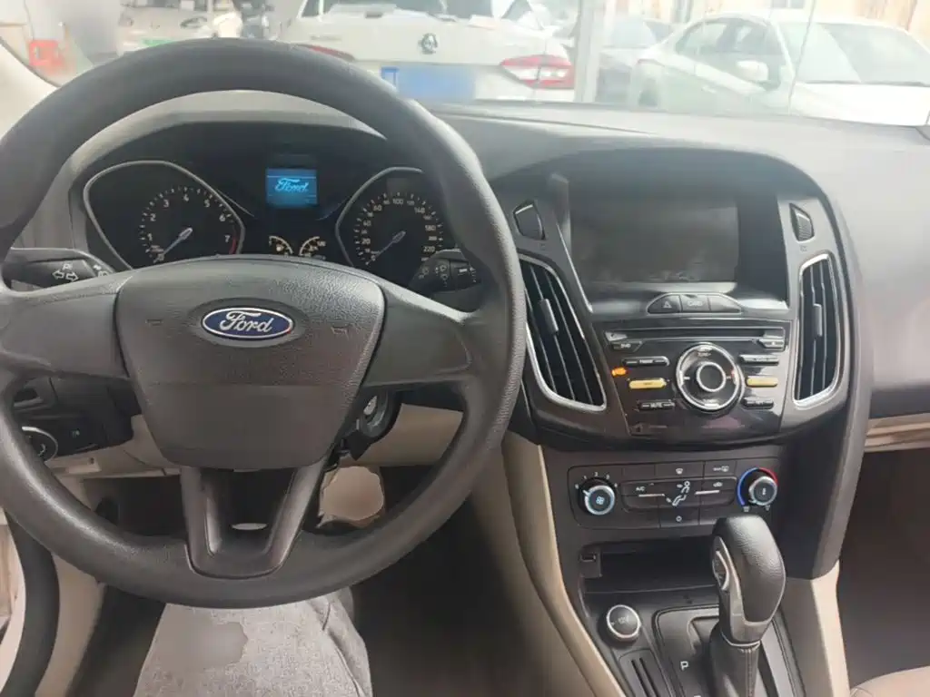 Ford Focus — миниатюра 10