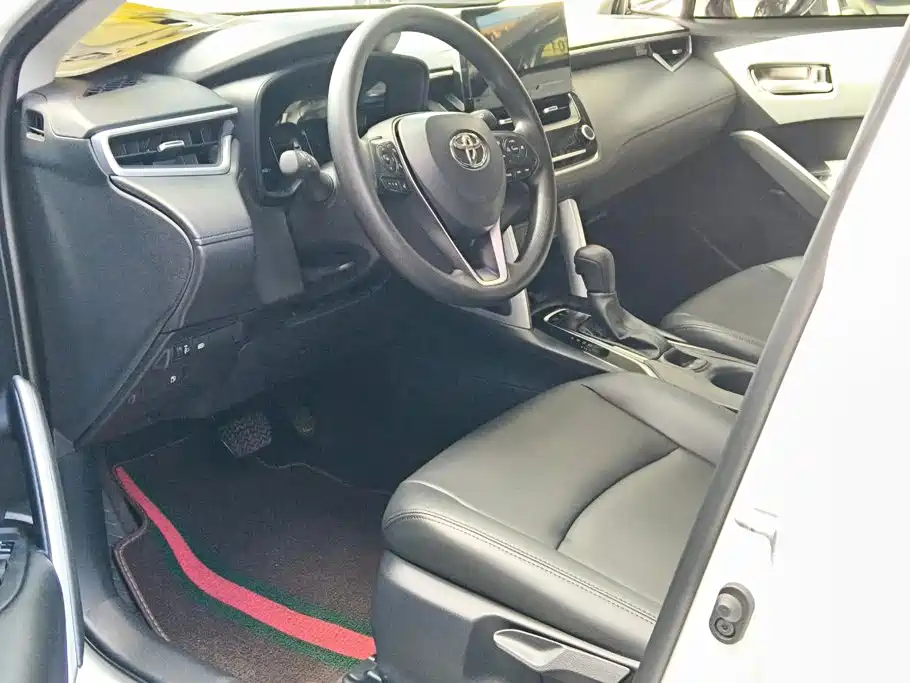 Toyota Corolla Cross — миниатюра 9