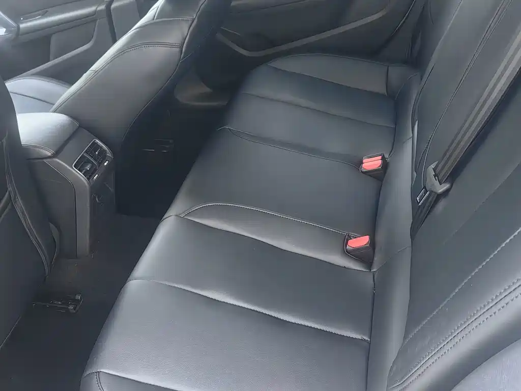 Peugeot 408 — миниатюра 7