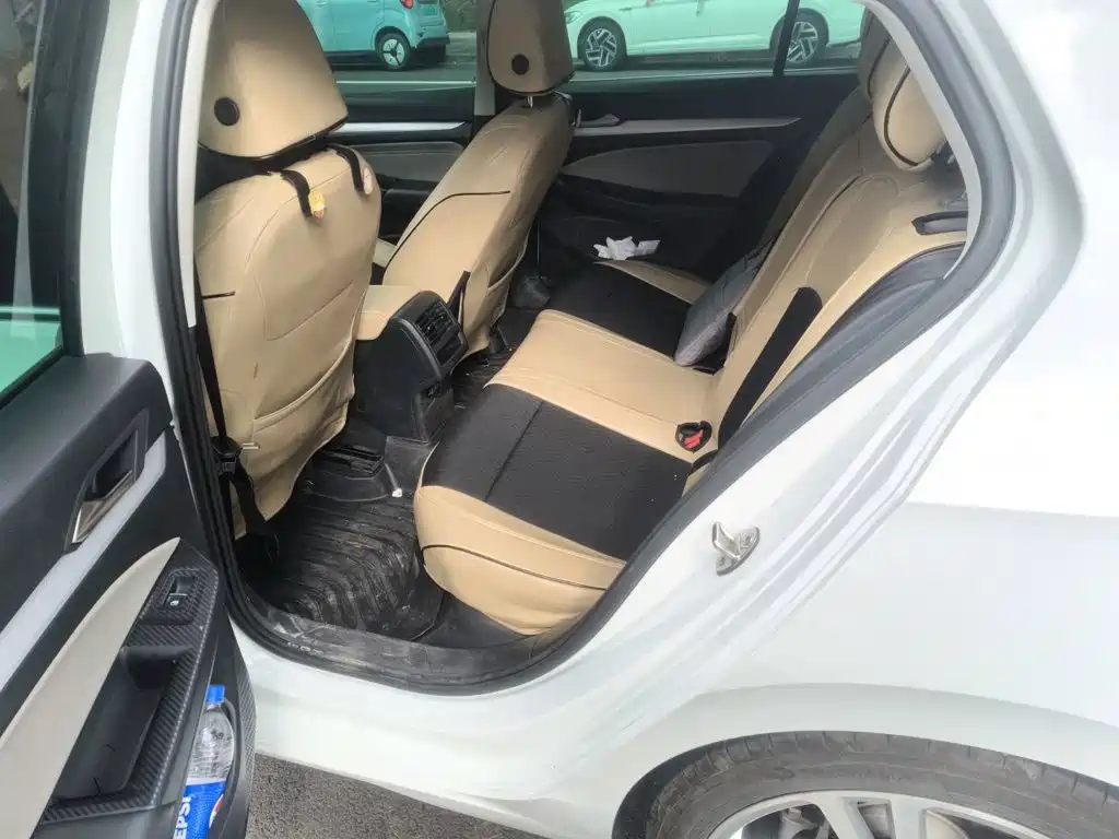 Volkswagen Golf — миниатюра 13
