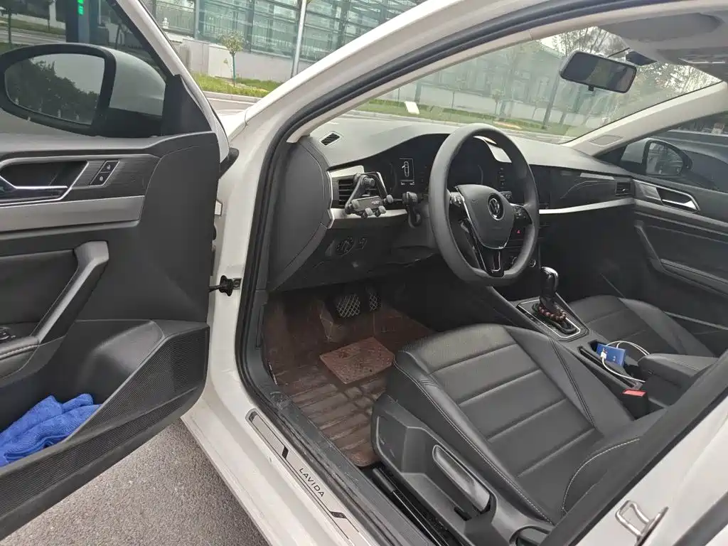Volkswagen Lavida — миниатюра 17