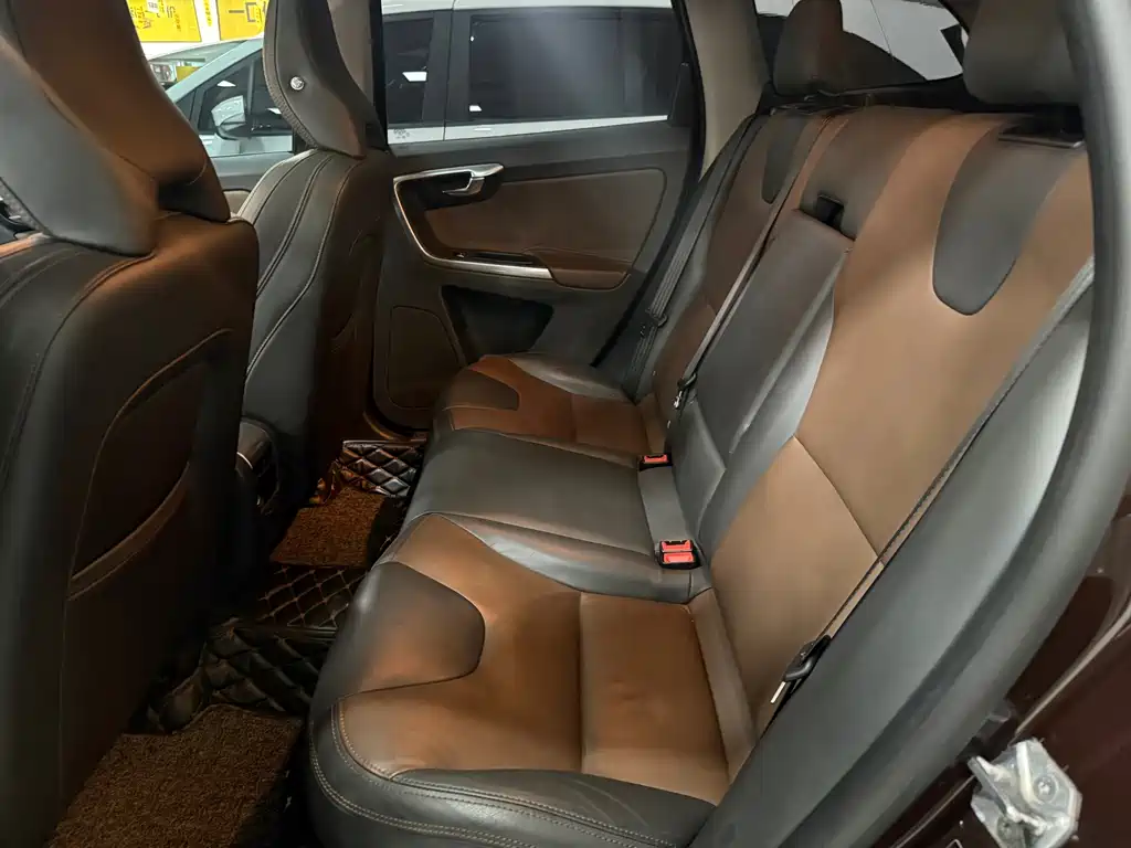 Volvo XC60 — миниатюра 9