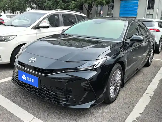 TOYOTA CAMRY 2024