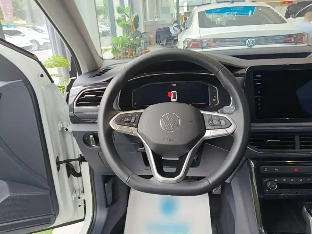 Volkswagen Tharu — миниатюра 11