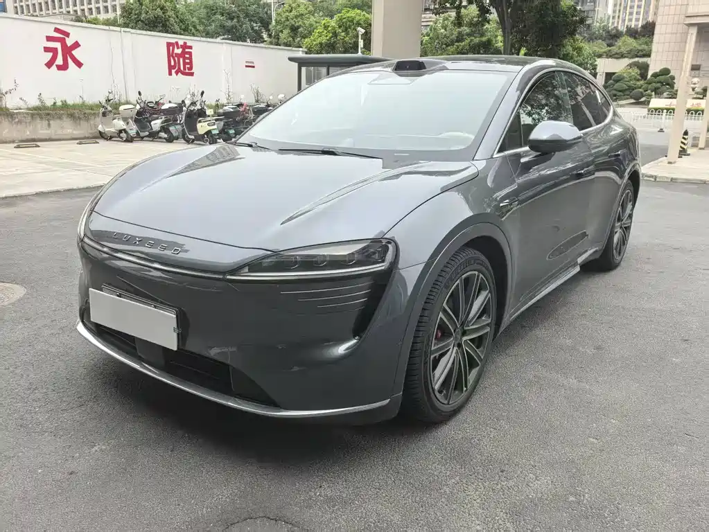 Luxeed Zhijie R7 2025