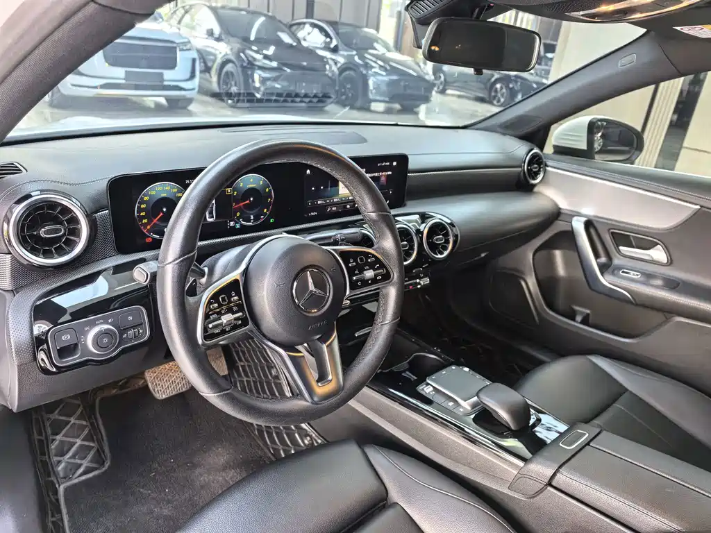 Mercedes-Benz A-Class — миниатюра 10