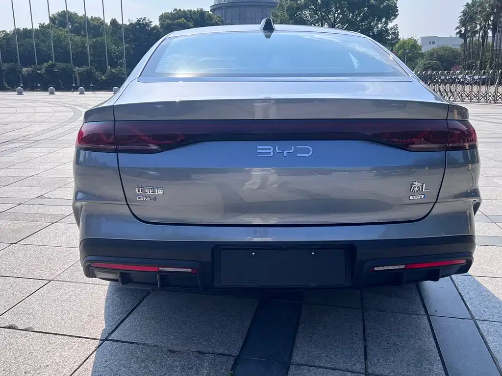 BYD Qin L L 2025 DM-i Smart Drive 120KM