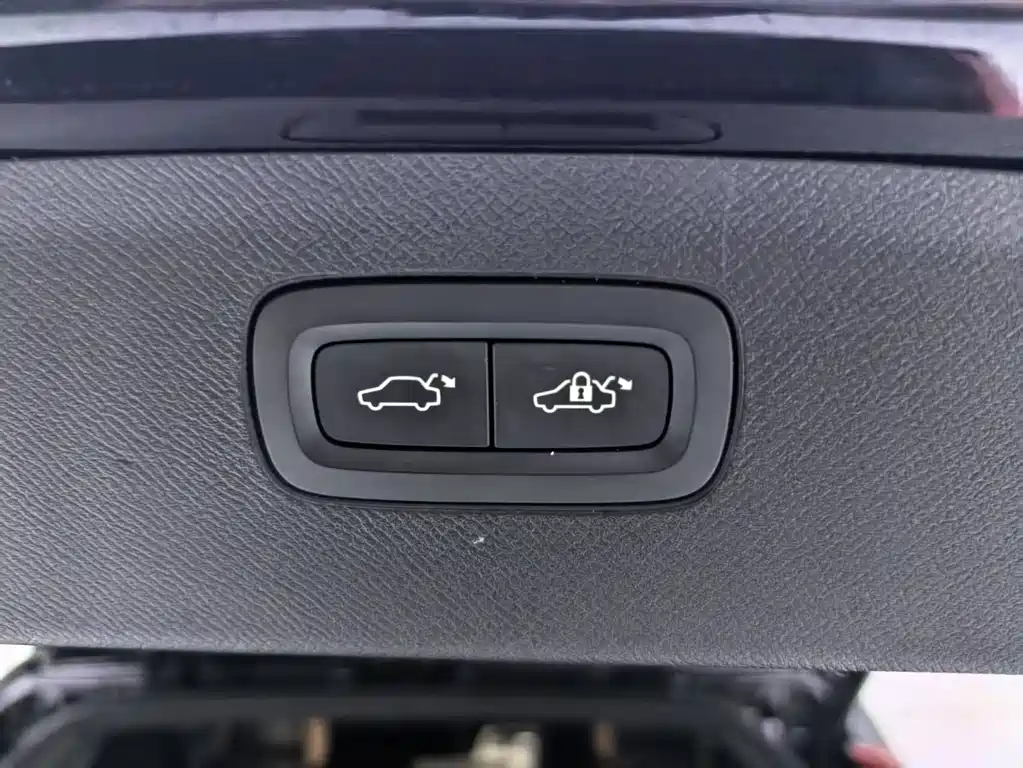 Volvo XC90 — миниатюра 29