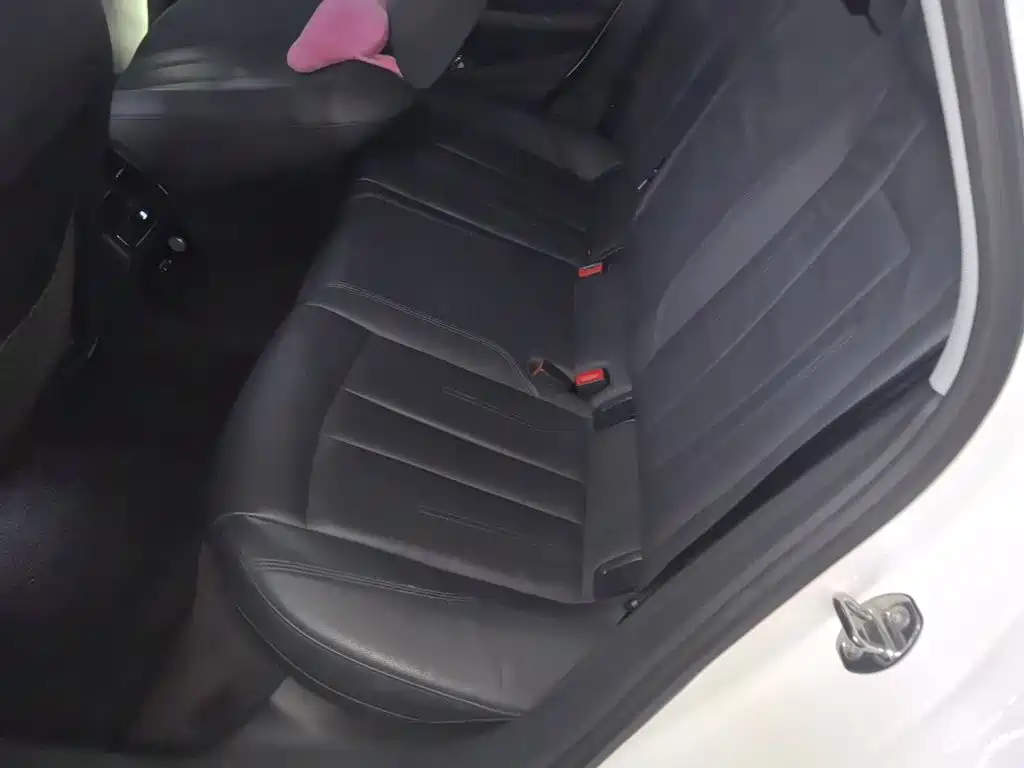 Audi A4L — миниатюра 14