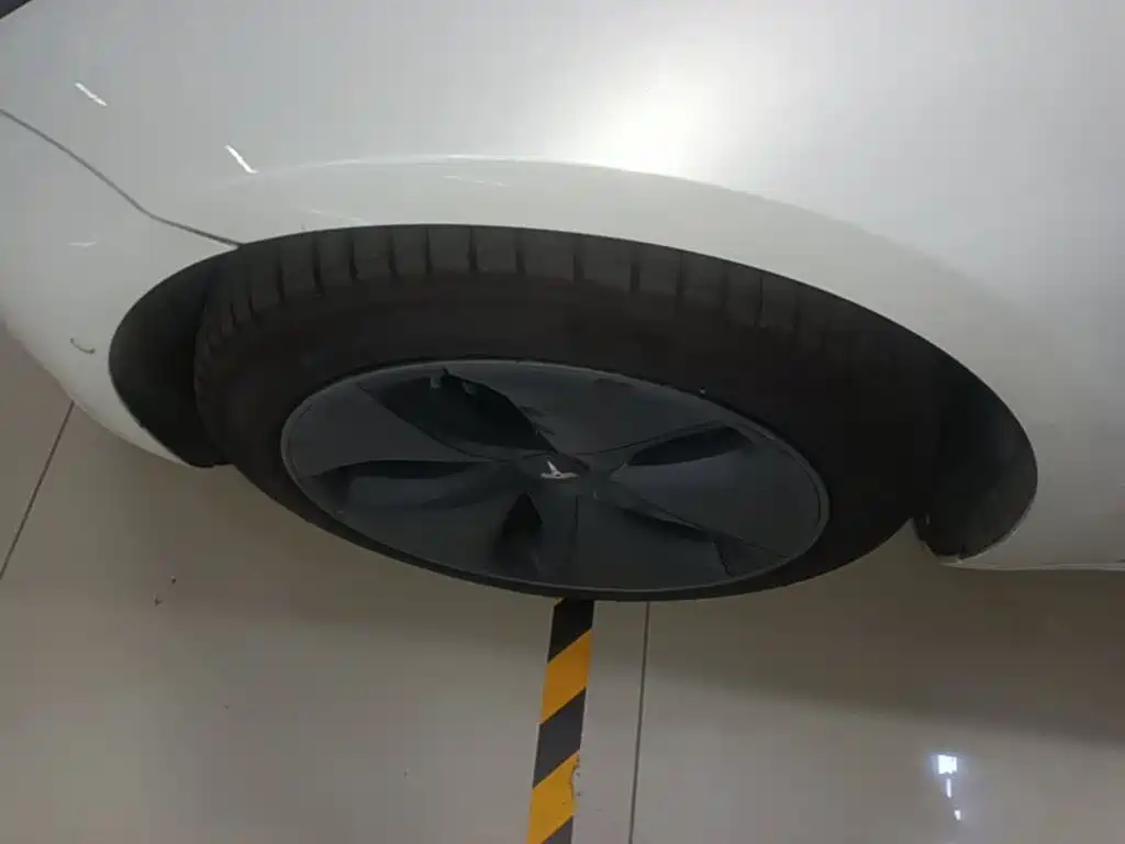 Tesla Model 3 — миниатюра 23