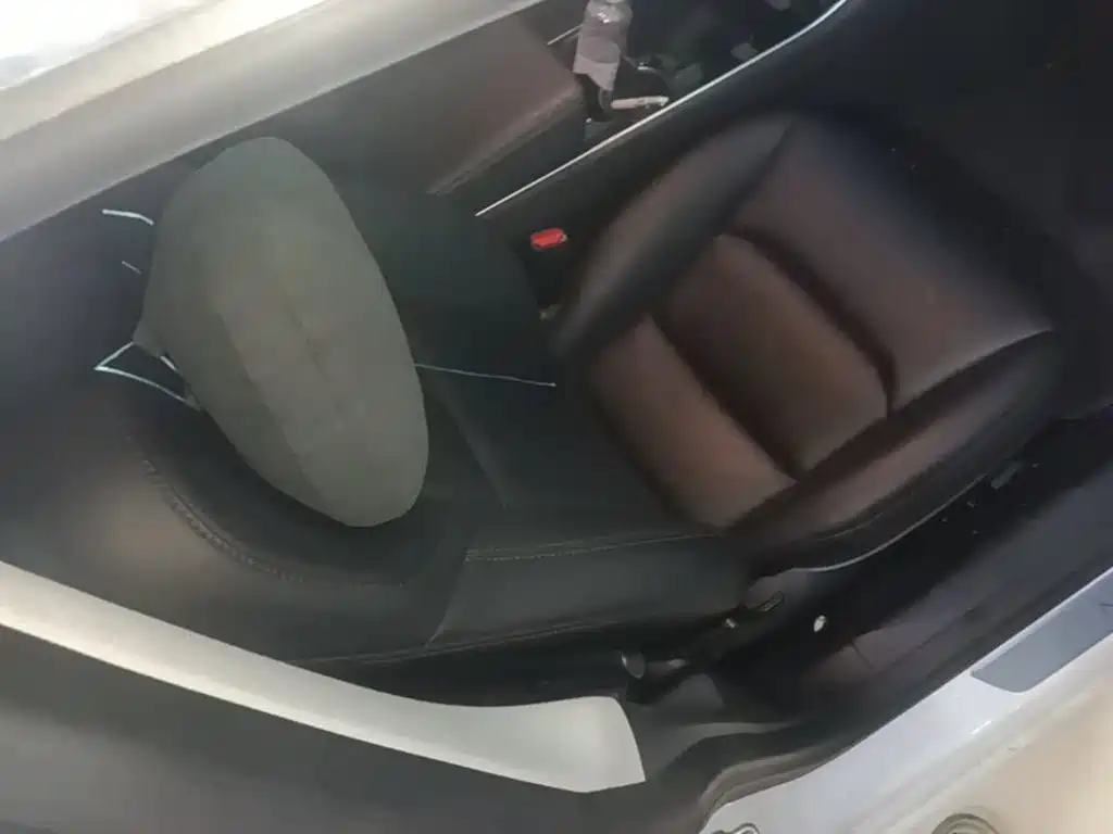 Tesla Model 3 — миниатюра 25