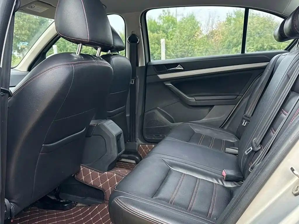 Volkswagen Lavida — миниатюра 7