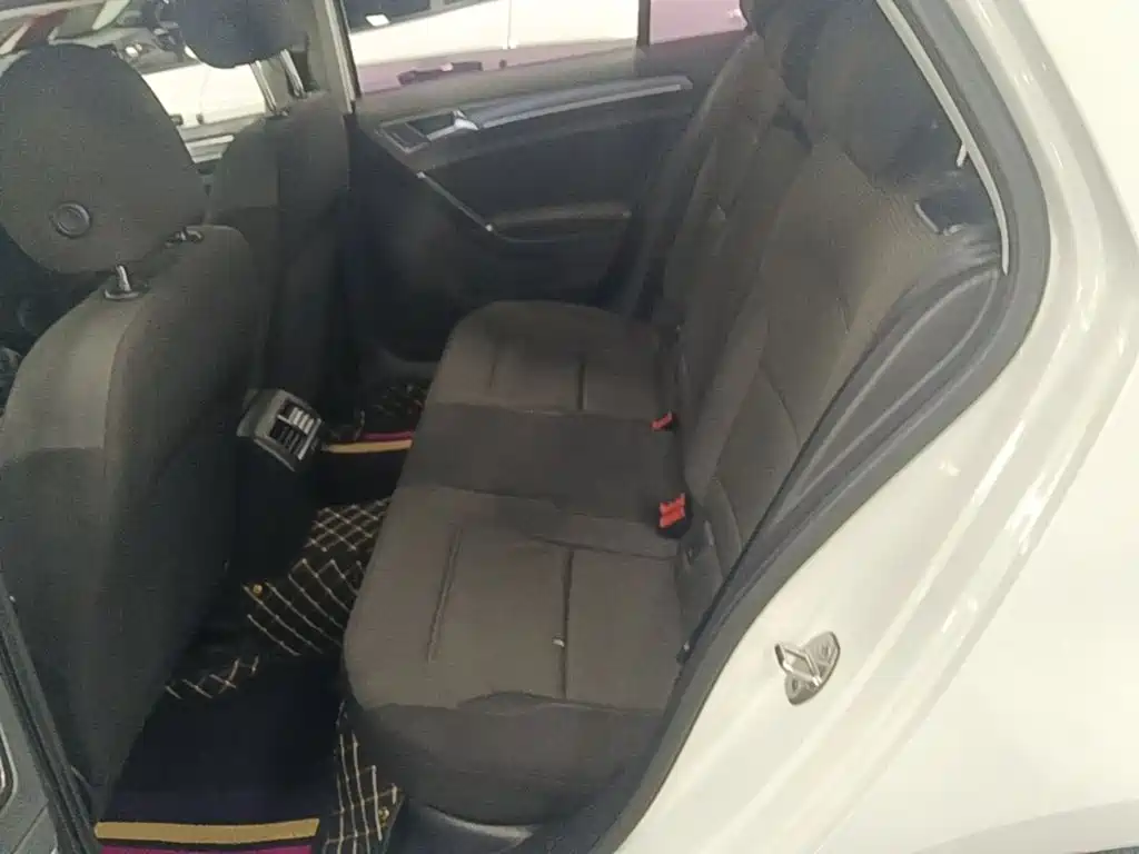 Volkswagen Golf — миниатюра 17