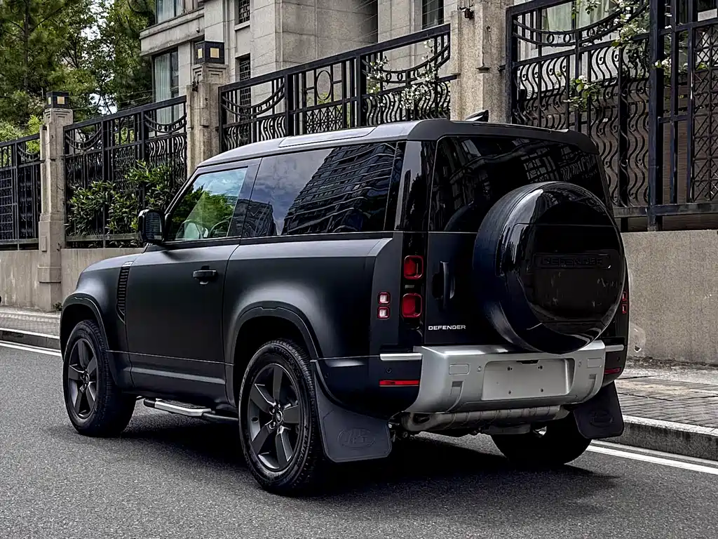 Land Rover Land Rover Defender 2023 90 2.0T P300 SE