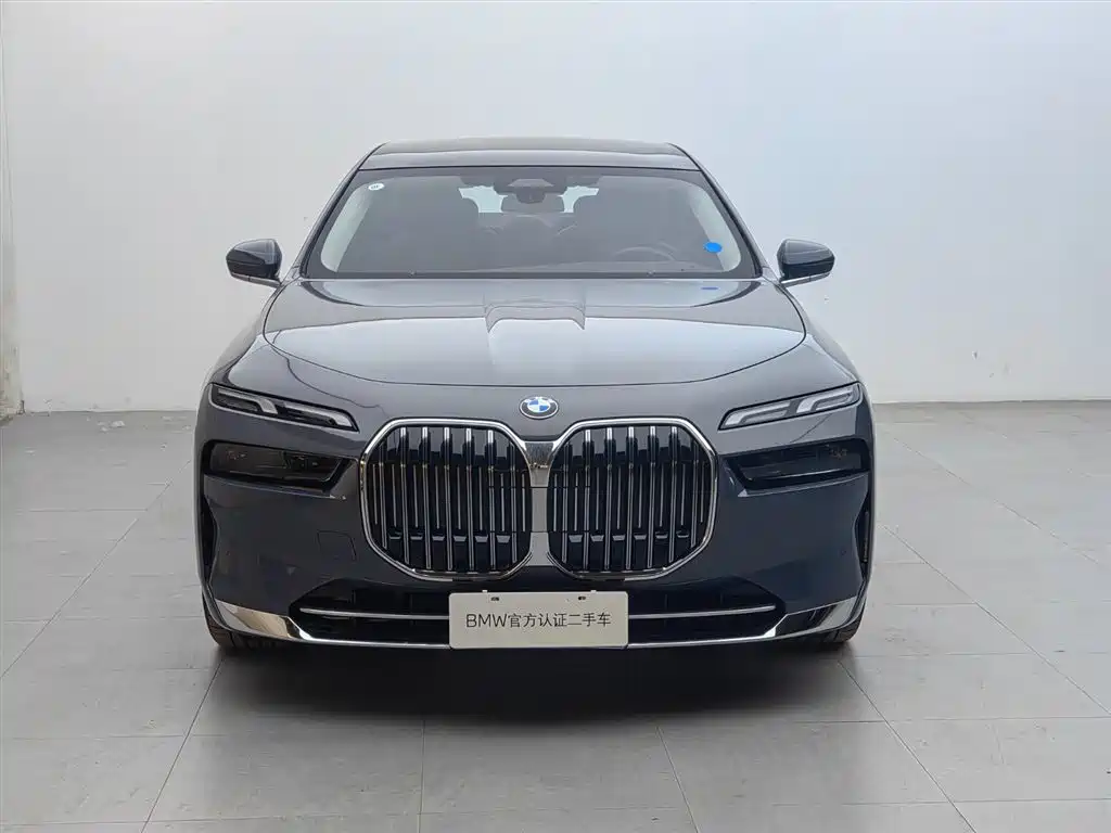 BMW 7 Series — миниатюра 2
