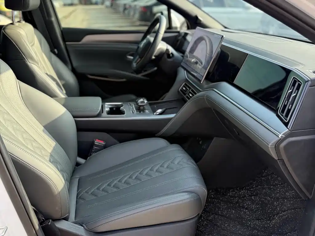 BYD L DM-i — миниатюра 9