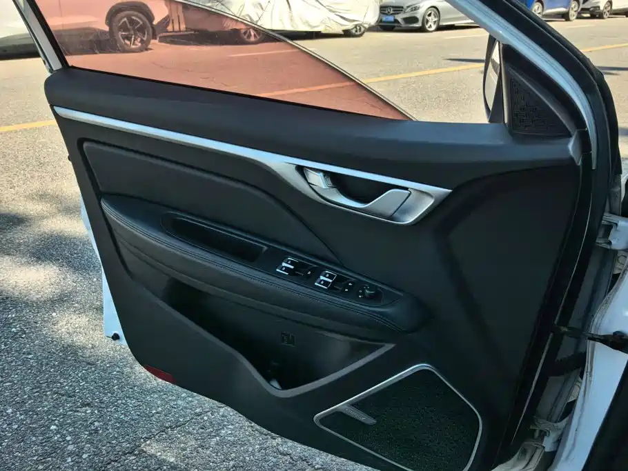 Geely Vision — миниатюра 7
