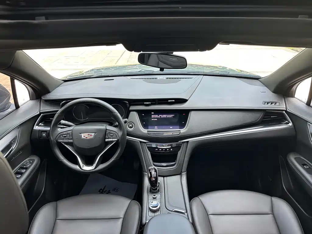 Cadillac XT6 2021 28T мест Luxury