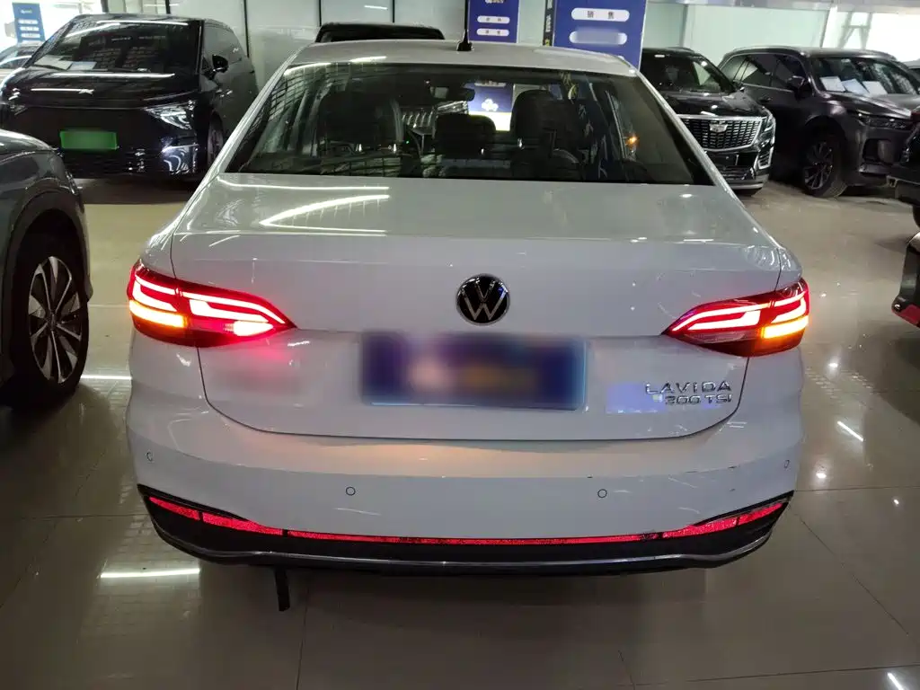 Volkswagen Lavida — миниатюра 6