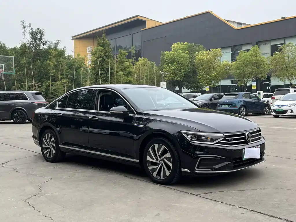 Volkswagen Magotan PHEV — миниатюра 7