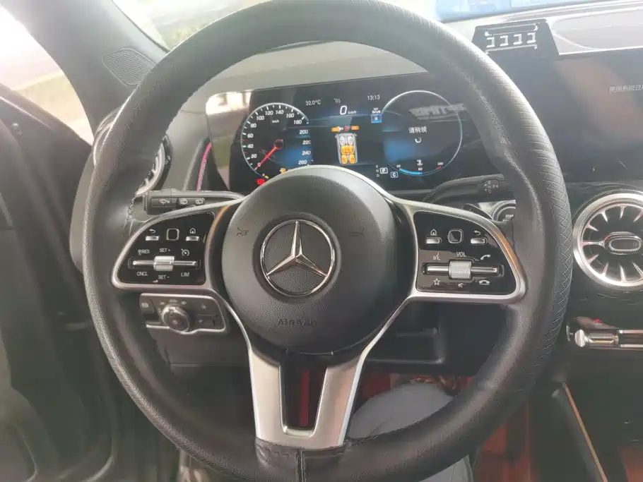 Mercedes-Benz GLB — миниатюра 15