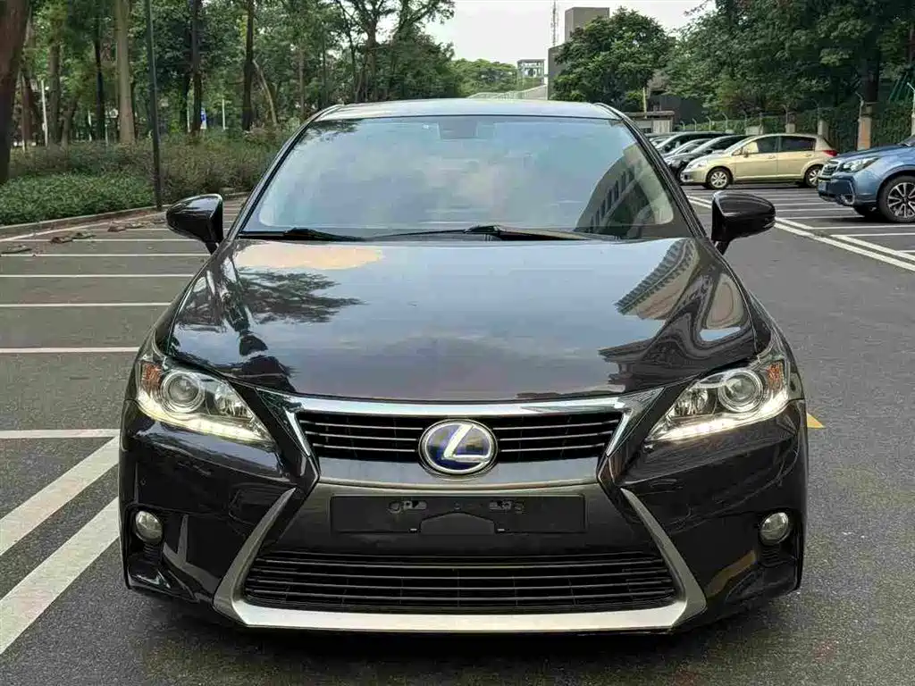 Lexus CT — миниатюра 3