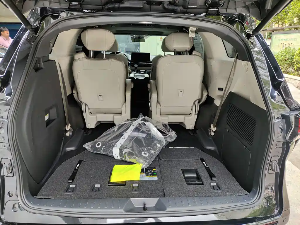 Toyota Sienna — миниатюра 8