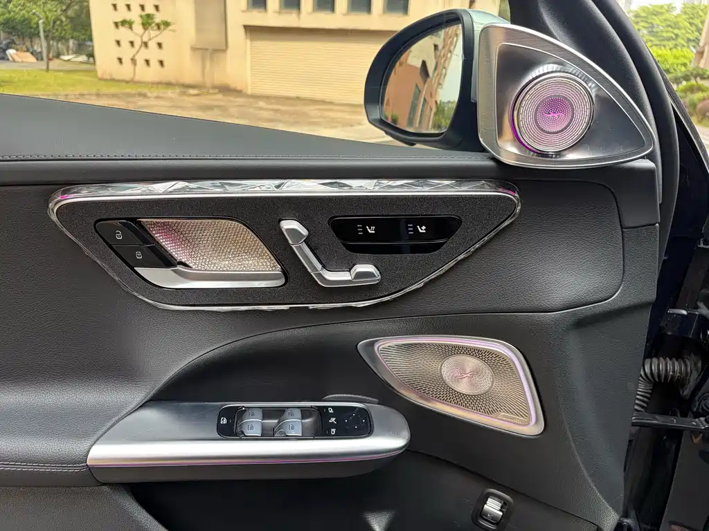 Mercedes-Benz C-Class — миниатюра 16