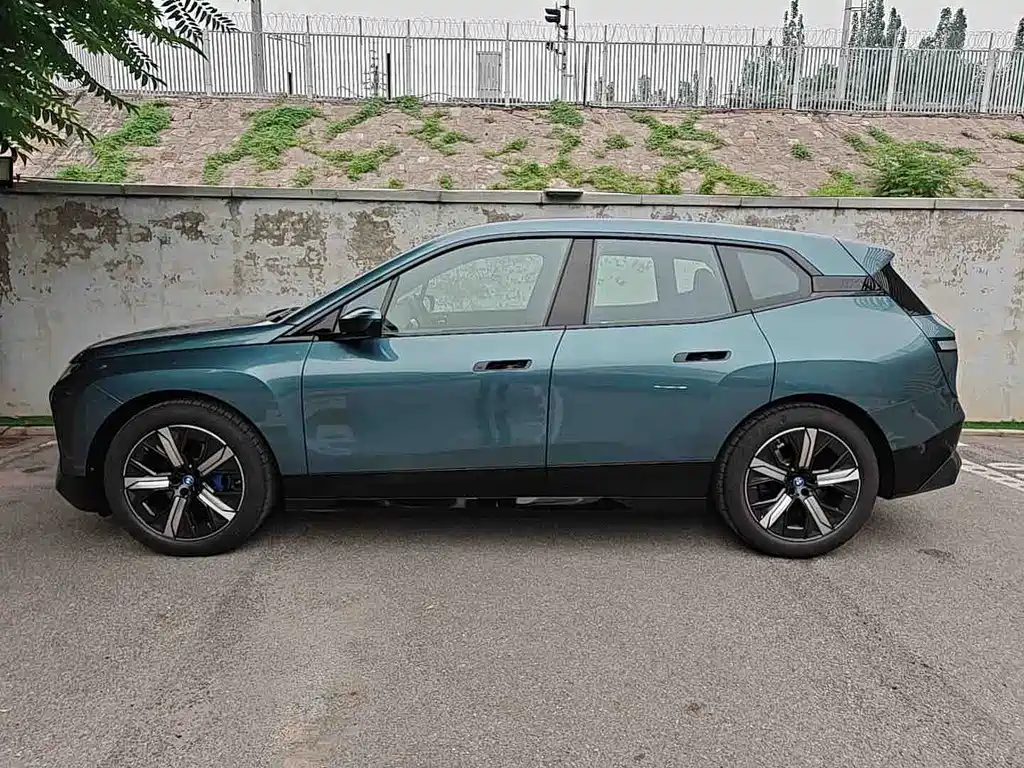 BMW iX 2023 xDrive40