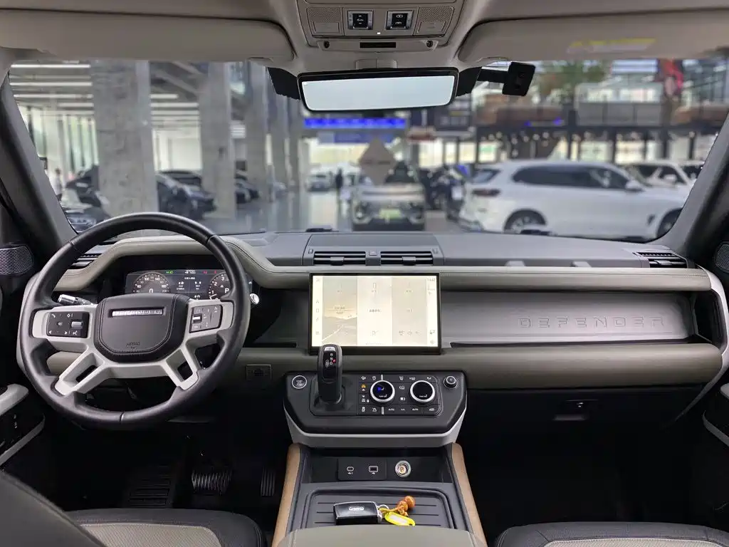 Land Rover Defender — миниатюра 16