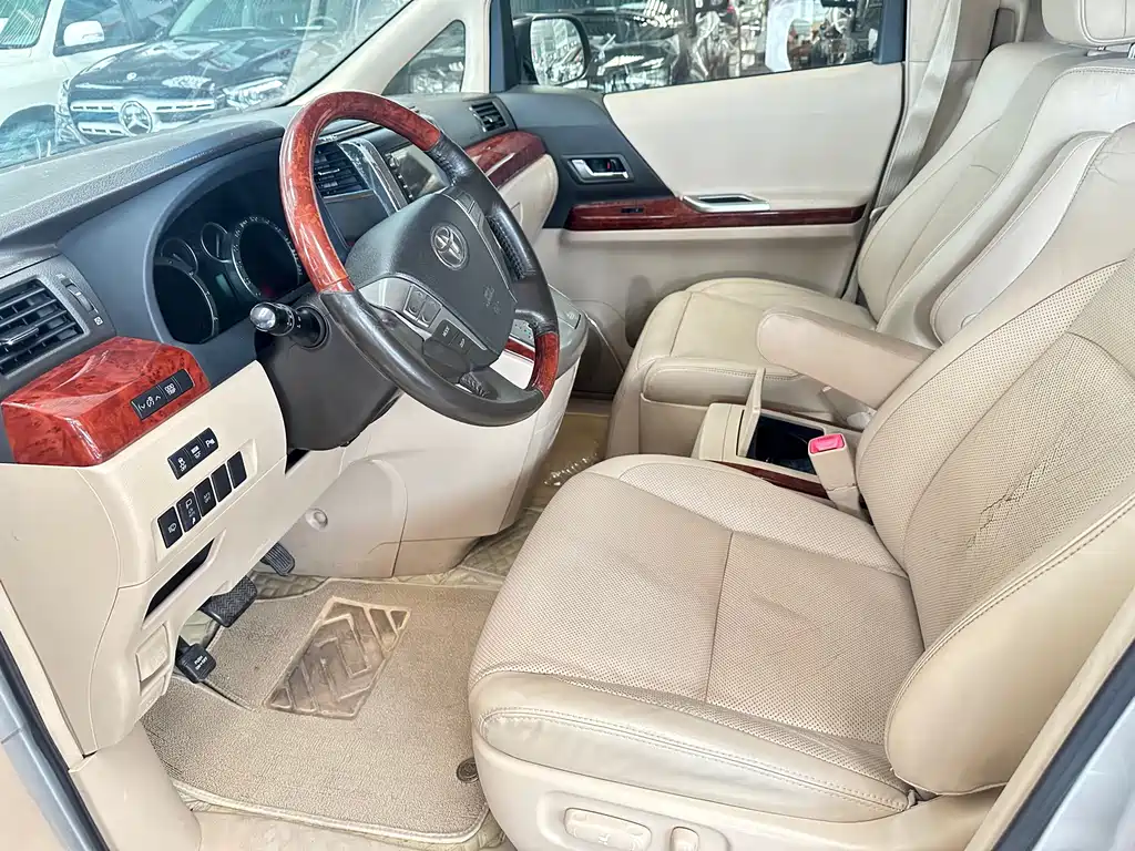 Toyota Alphard 2011 2.4L Luxury