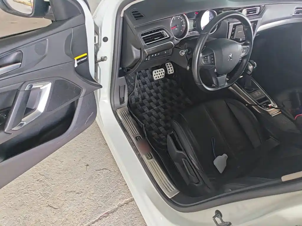 Peugeot 408 — миниатюра 16