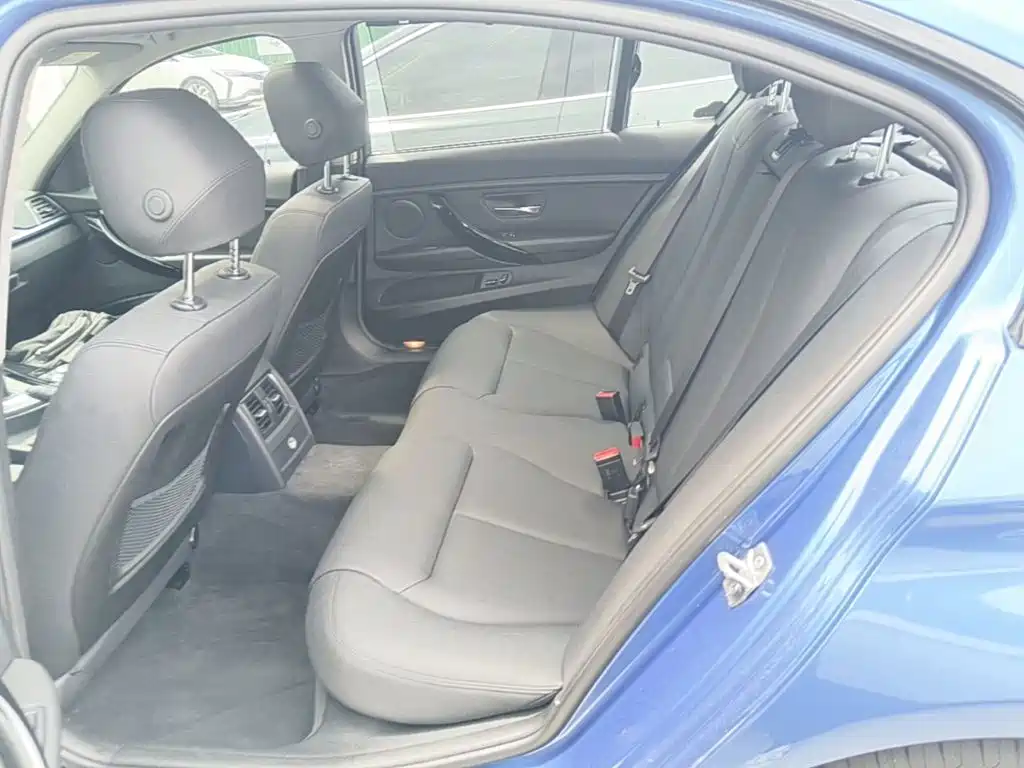 BMW 3 Series — миниатюра 17