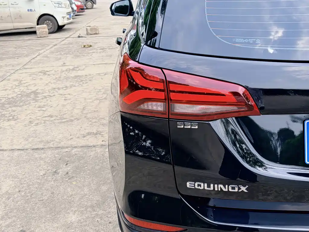 Chevrolet Equinox — миниатюра 8