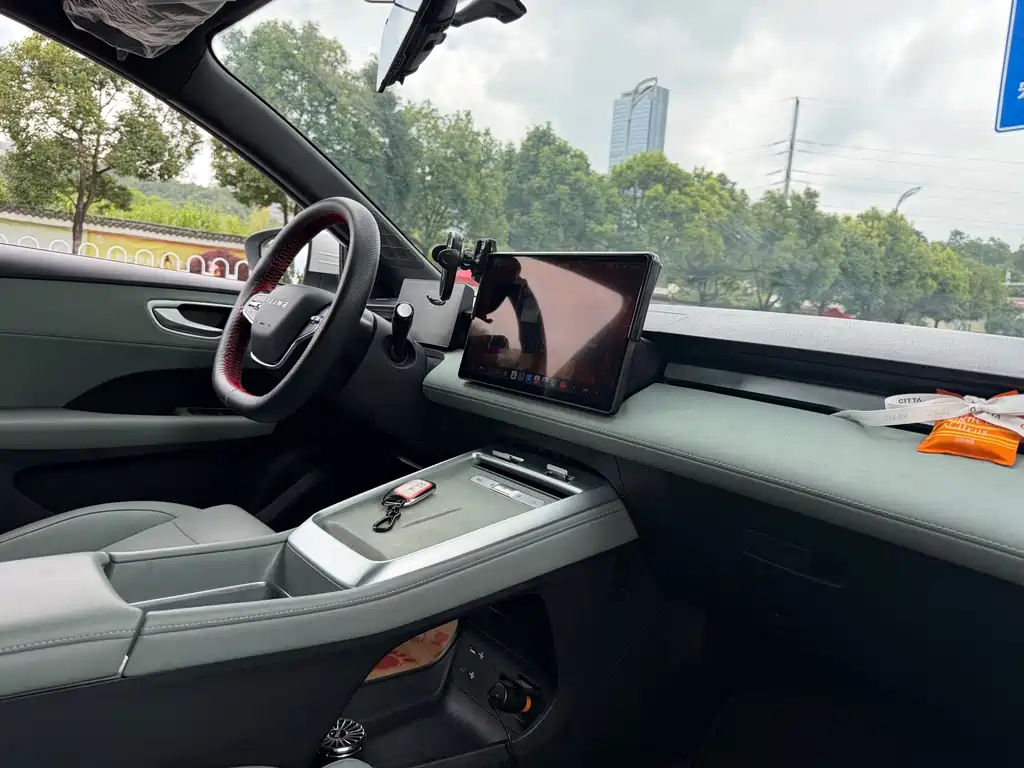 Roewe Young Wai D6 — миниатюра 9