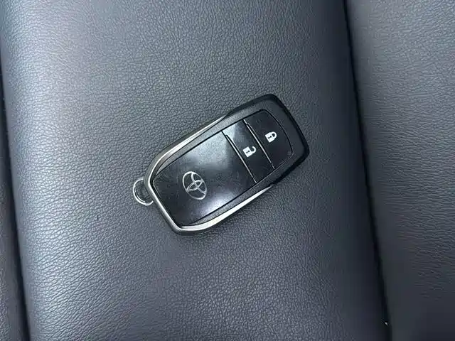 Toyota RAV4 — миниатюра 12
