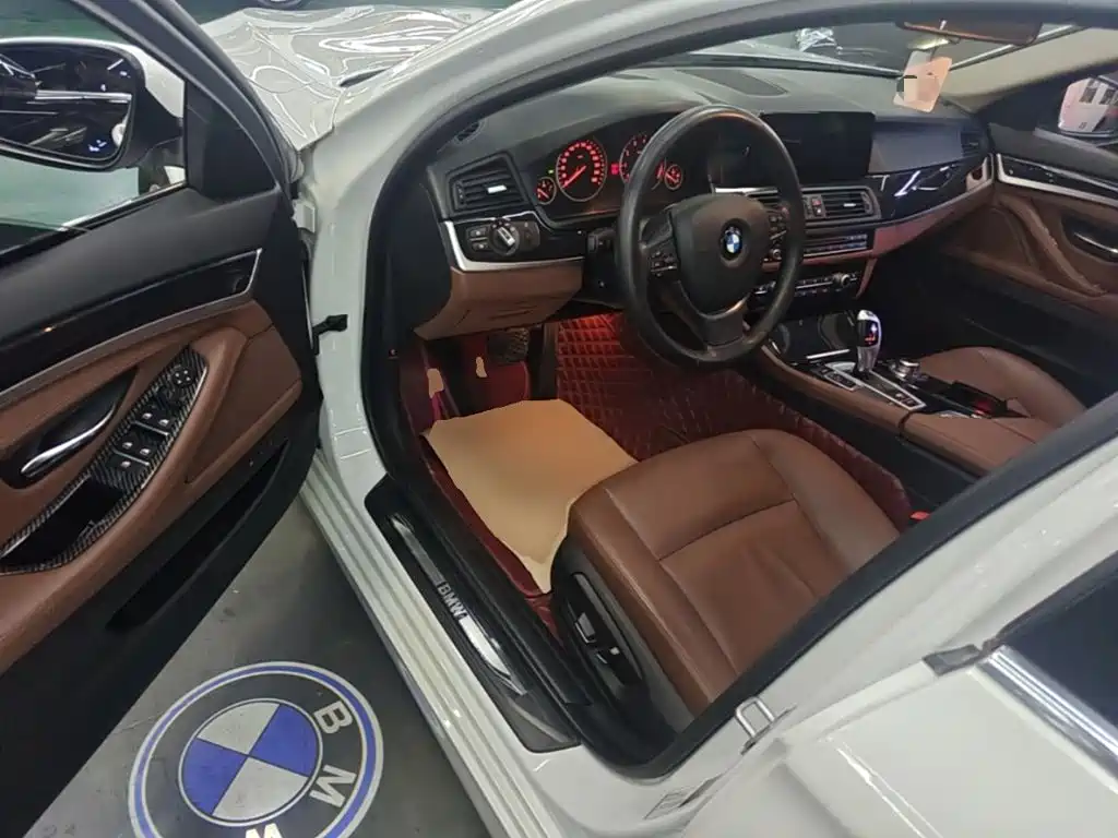 BMW 5 Series — миниатюра 16