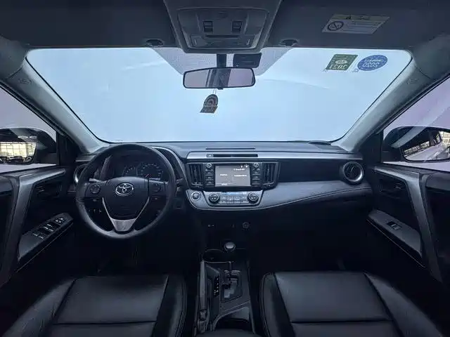 Toyota RAV4 — миниатюра 3