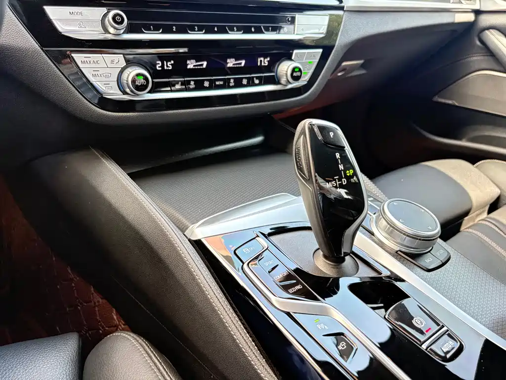 BMW 5 Series (Import) — миниатюра 21