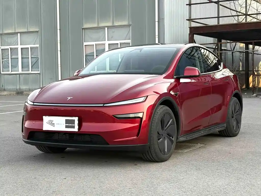 Tesla Model Y 2025