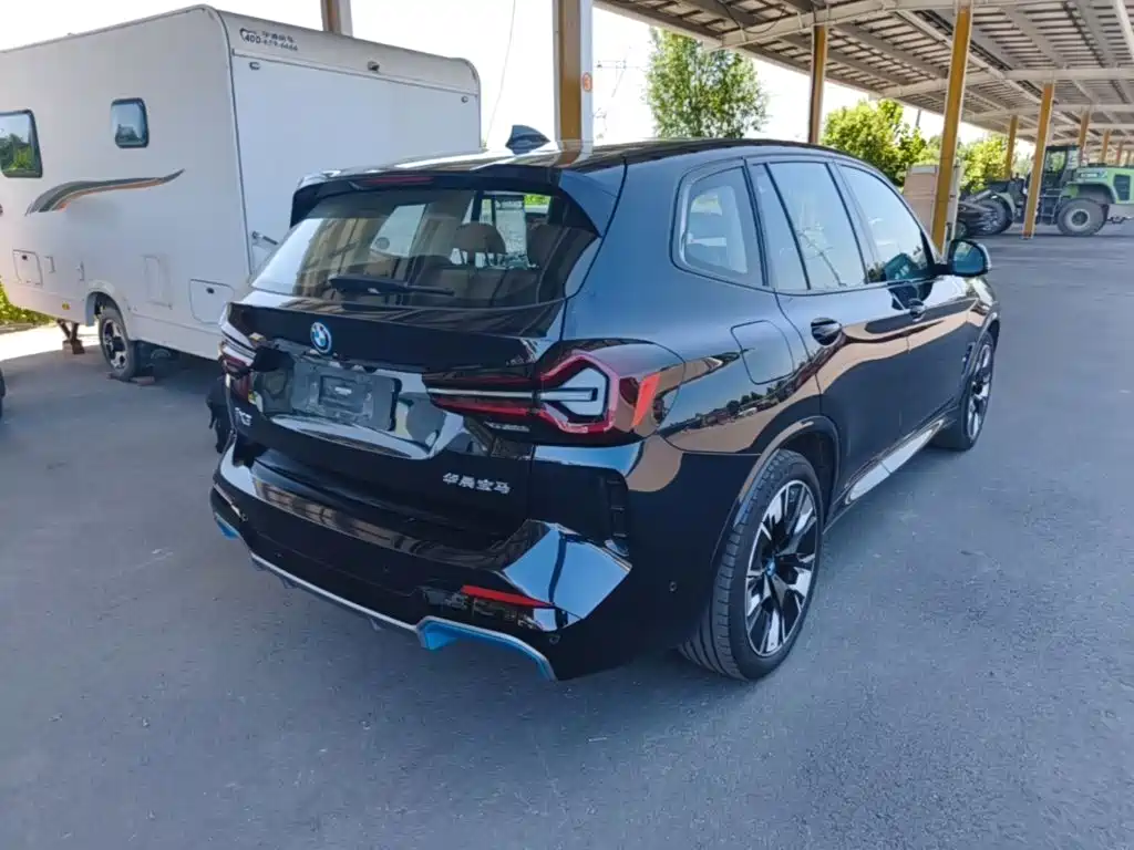 BMW iX3 — миниатюра 7