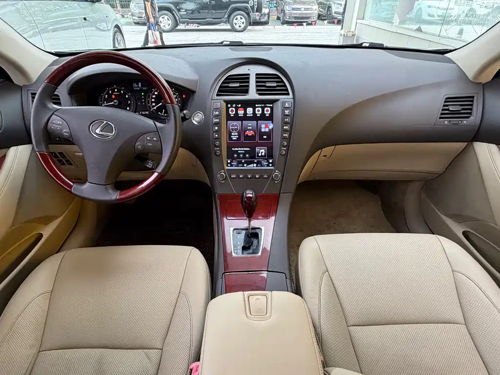 Lexus ES — миниатюра 9
