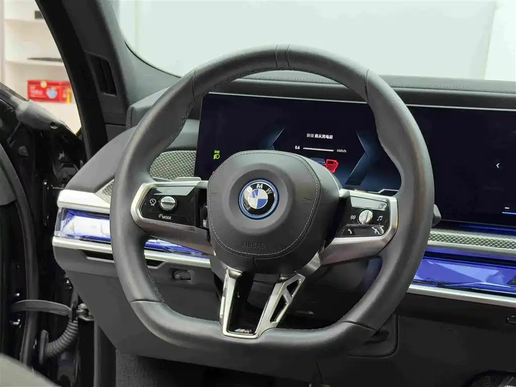 BMW i7 — миниатюра 13
